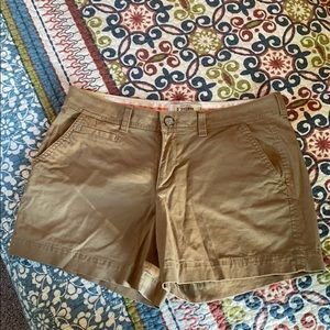 Old Navy Perfect 5” Favorite Khaki Shorts